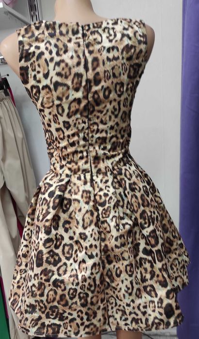 Дамска рокля подходяща за повод