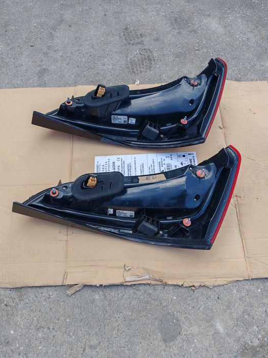 AUDI Q5 Оригинални стопове леви,  Щатски стандарт