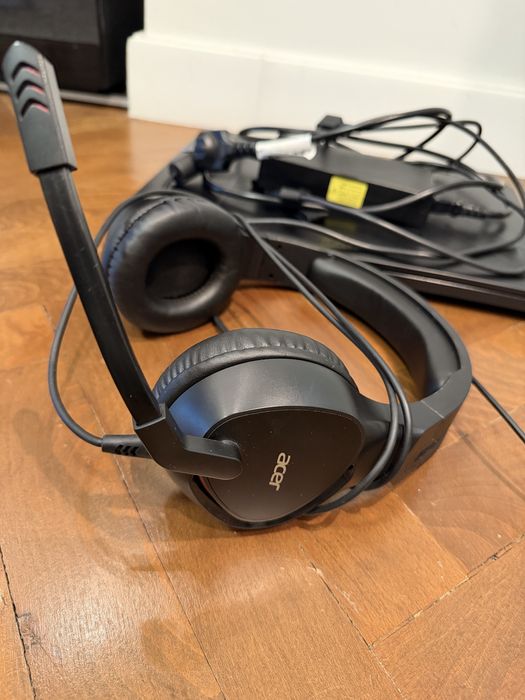 Acer Nitro 5 AN515-46 + Acer Gaming Headset