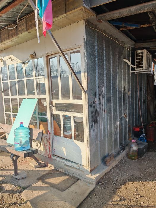 Продавам Фургони