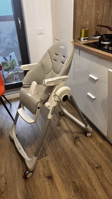 Scaun de masa pentru copii 2 in 1 peg perego