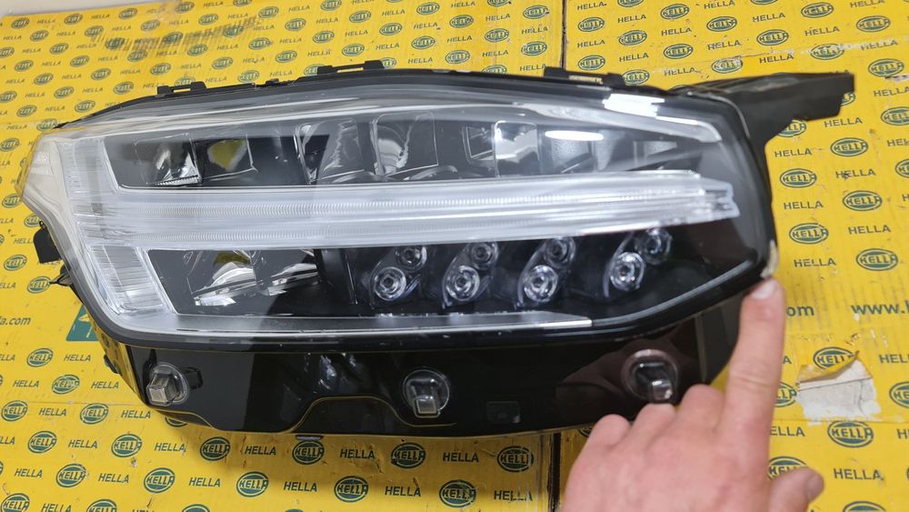 Far full led matrix active high beam Volvo XC90 2 II 32228689 modul