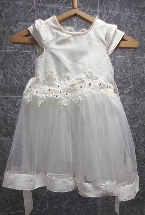 Продаю нарядные платья"