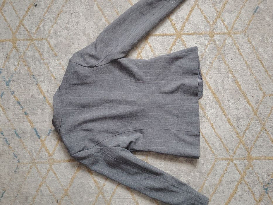 Продам женский костюм