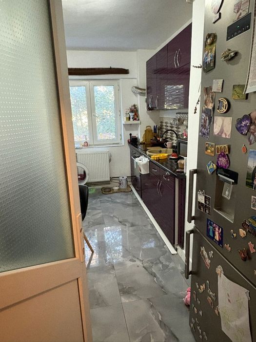 Vand apartament cu 3 camere