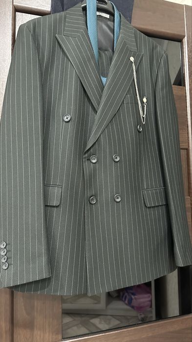 Срочно продам костюм