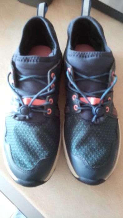 Нови маратонки закупени от Decathlon / Франция,номер 39 ,водоустойчиви