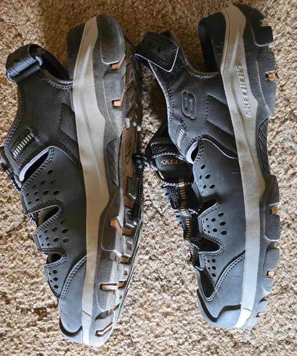 Skechers Tresmen Menard, sandale din piele pentru bărbați, gri, masura 42 EU