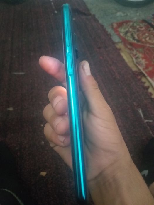 Redmi not 9 pro 64 gb xolati ediyal bir hafta garanteyasi bor aybi yoq