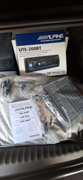 Alpine UTE-200BT