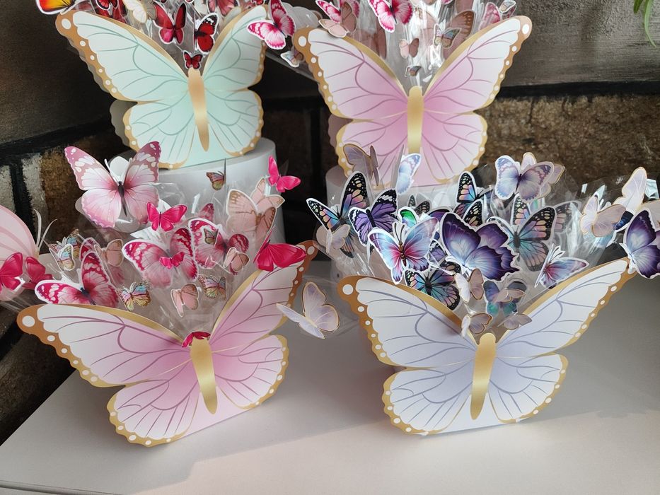 Светещ пеперуден букет