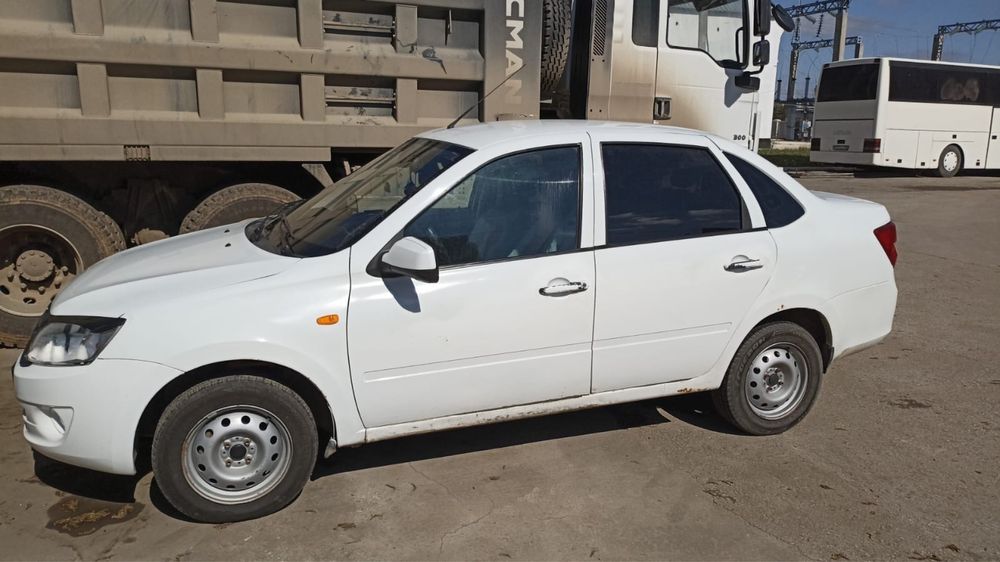ВАЗ (Lada) Granta 2190, 2013 года