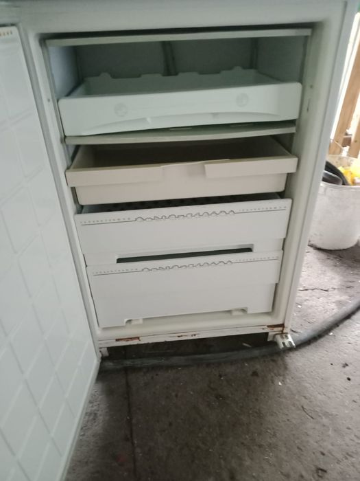 Продам морозильную камеру