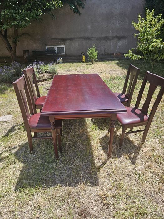 Set masă extensibila si 4 scaune Elvila model Tudor
