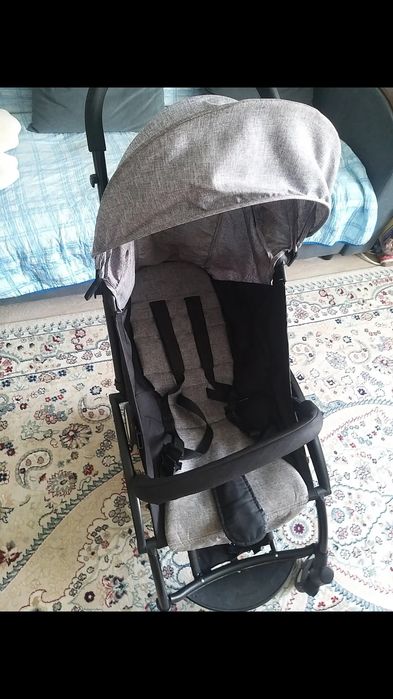 Продам коляску. Очень лёгкая, пользовались один сезон.