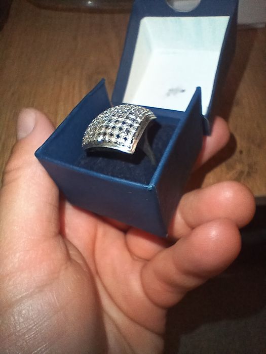 Масивен сребърен дамски пръстен с цирконий