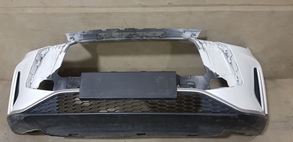 Бампер Jetour x50 с решёткой