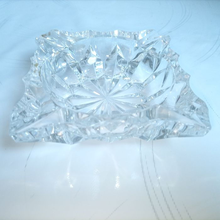 Продам конфетницу и салатницы