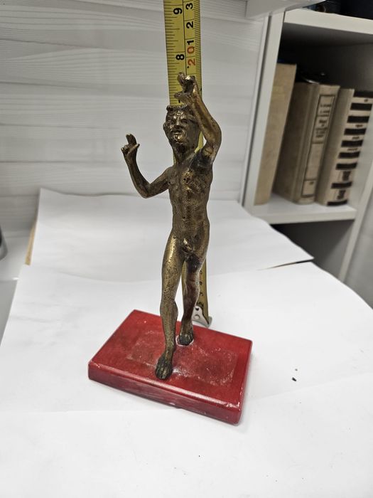 Statueta bronz , bărbat bronz