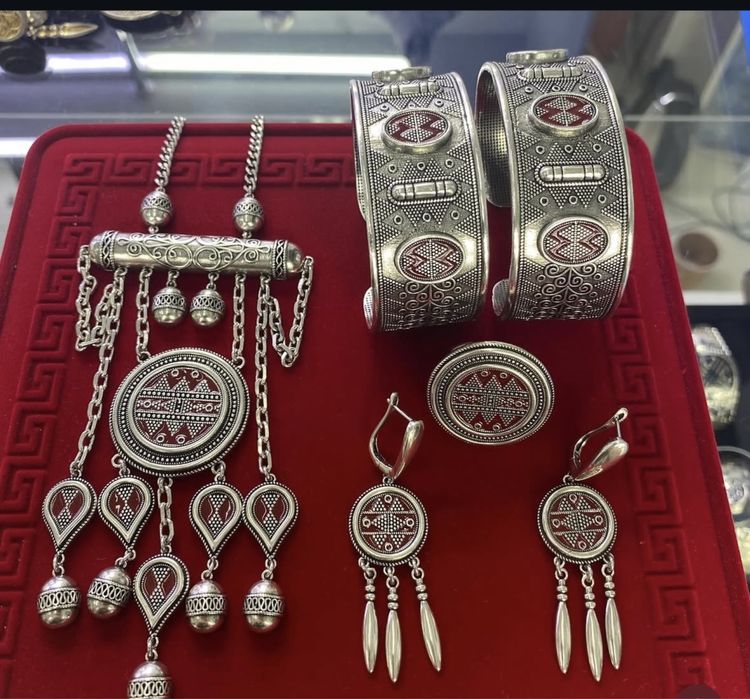 Продам серебро набор