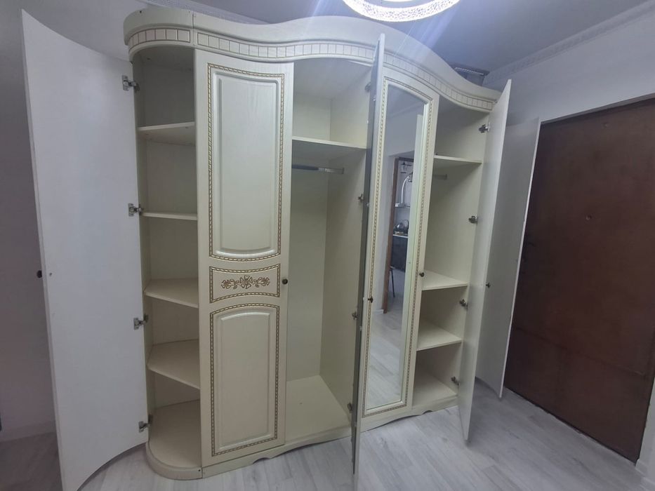 Продам спальный горнитура