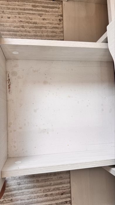 Большой комод.