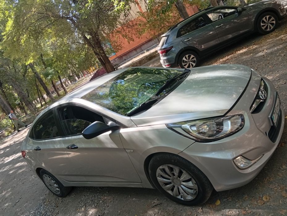 Автомобиль Хундай акцент продам