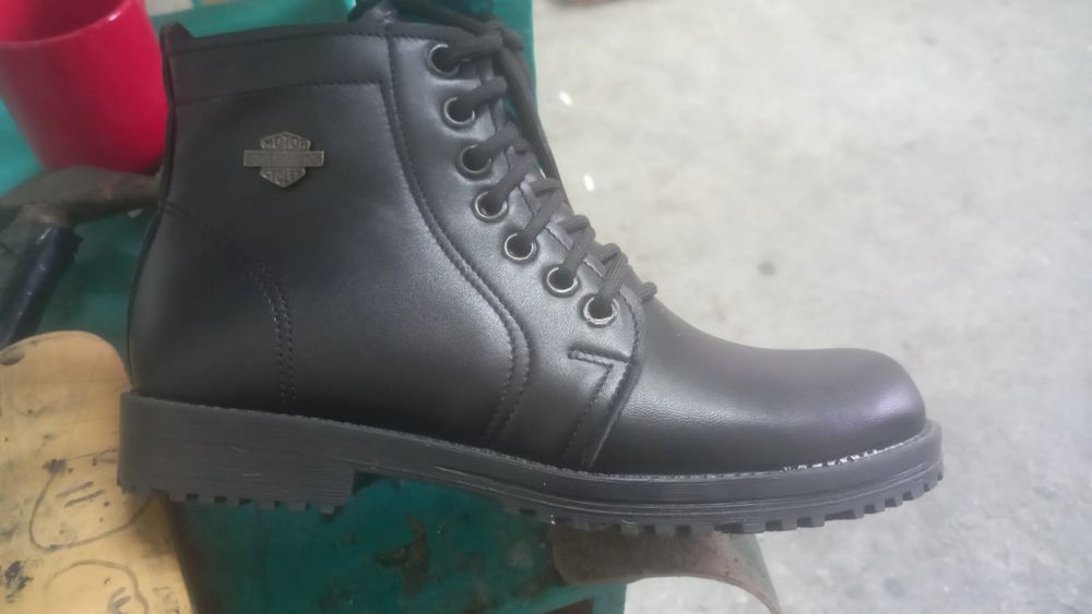 Продаем обувь новые кожаные