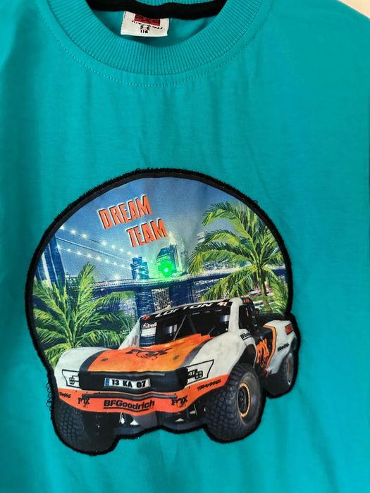 Тюркоазена тениска за момче с принт на кола