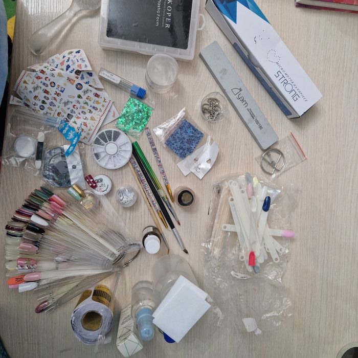 Продам все для маникюра