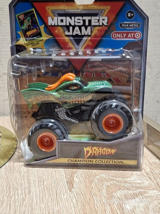 Оригинальная коллекционная модель Monster Jam — Dragon True Metal