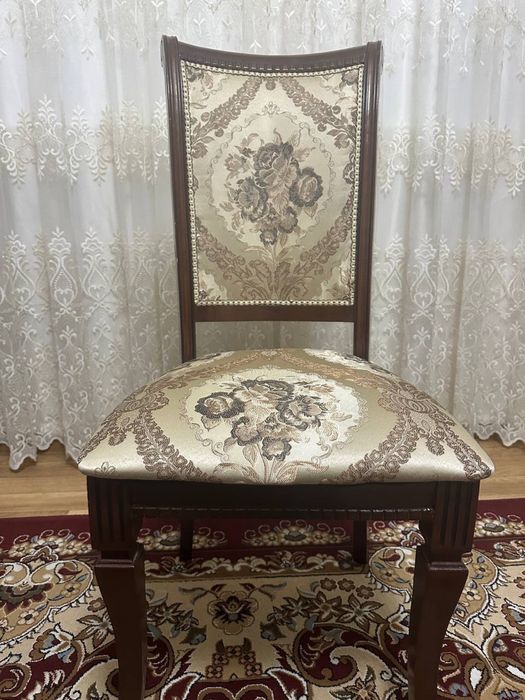 Stol ustul komplekt sotiladi