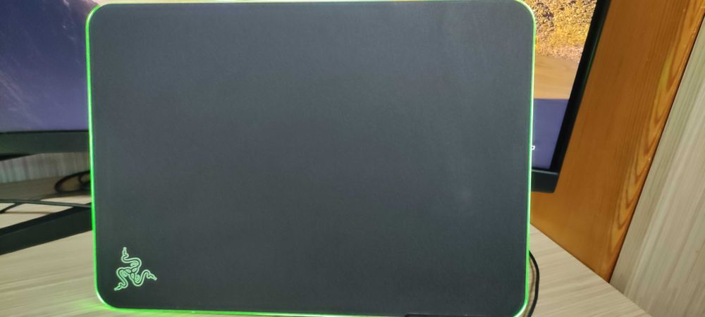 Razer firefly v2 mousepad