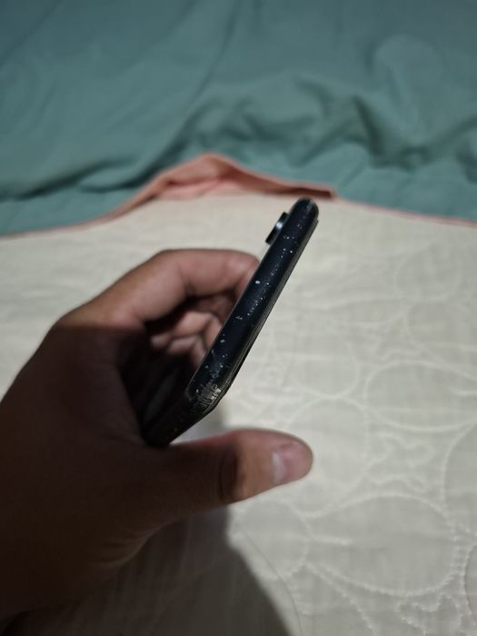 Продам Iphone XR 64GB оригинал