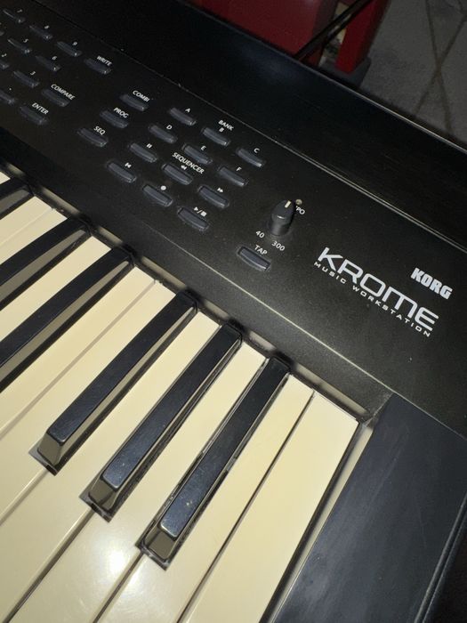 Korg Krome  - ЗАПАЗЕН, SET