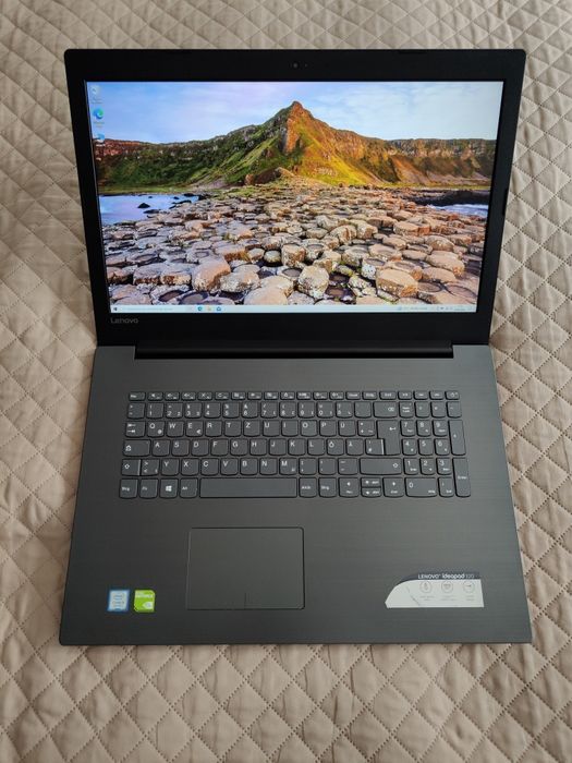 Laptop Gaming 17,3 inch / 2gb video / 8gb RAM / ssd 128 GB/