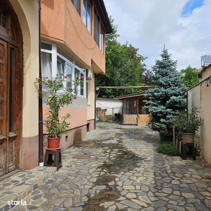 Parter 5camere in vila interbelica/curte/rezidential/comercial/renovat