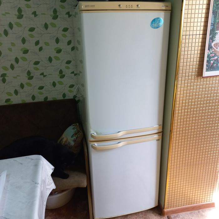 Продам холодильник Samsung