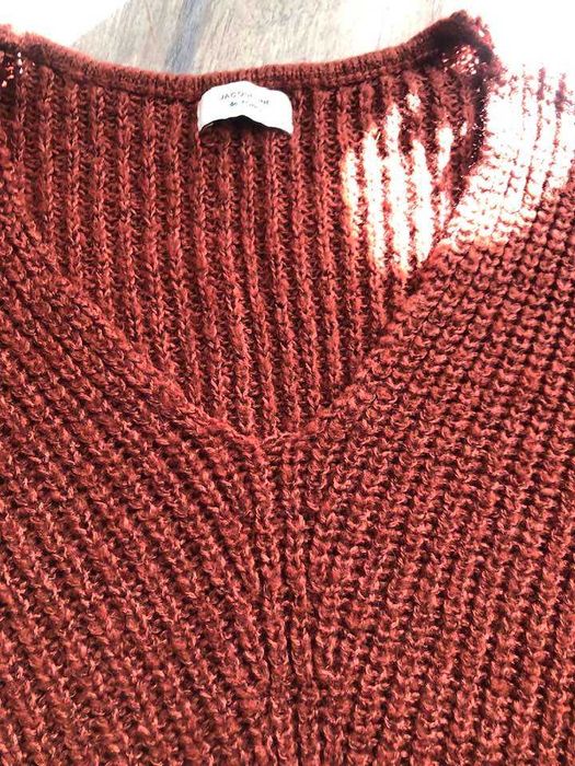 пуловери и делебела риза, тип връхна