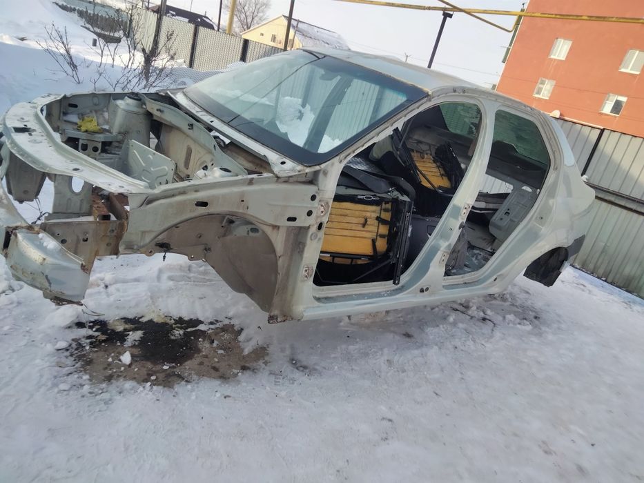 Автомобиль запчасти