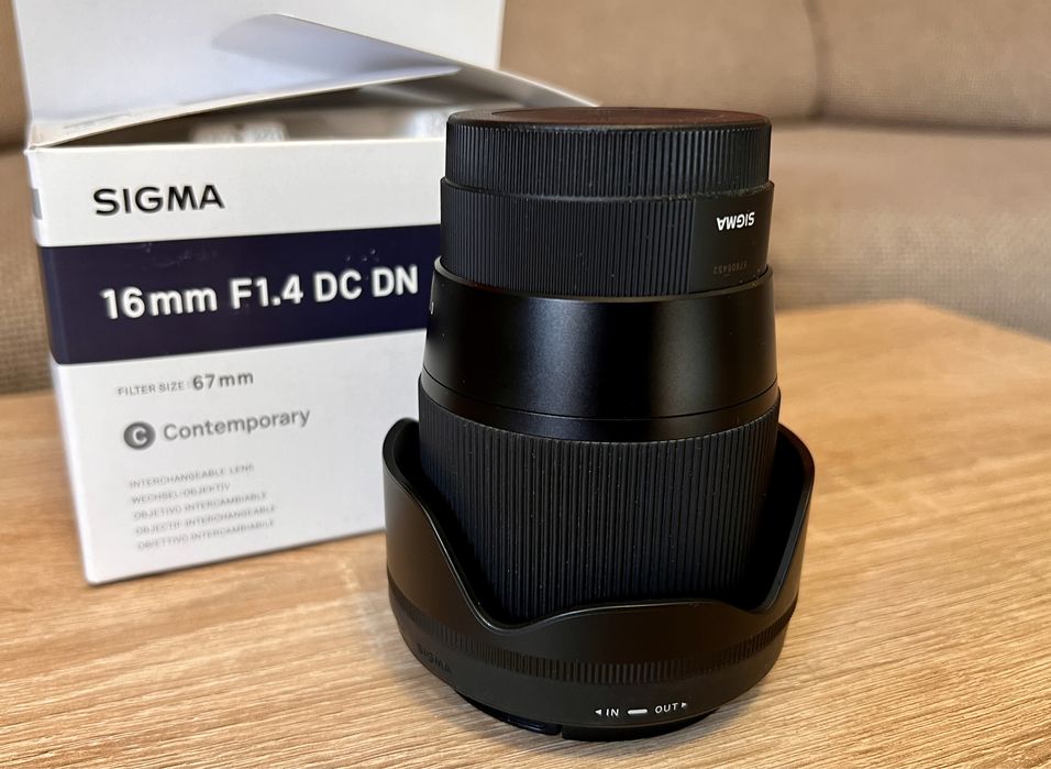 Sigma 16mm F1.4 pentru Sony la cutie