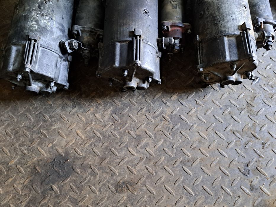 Стартер на Камаз б/у в отличном состоянии.