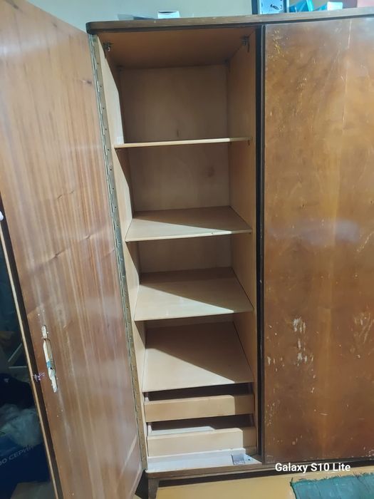 Отдам шкаф  2 этаж