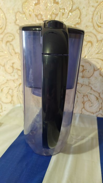 Продаётся фильтр-кувшин Аквафор 1,5 литра.