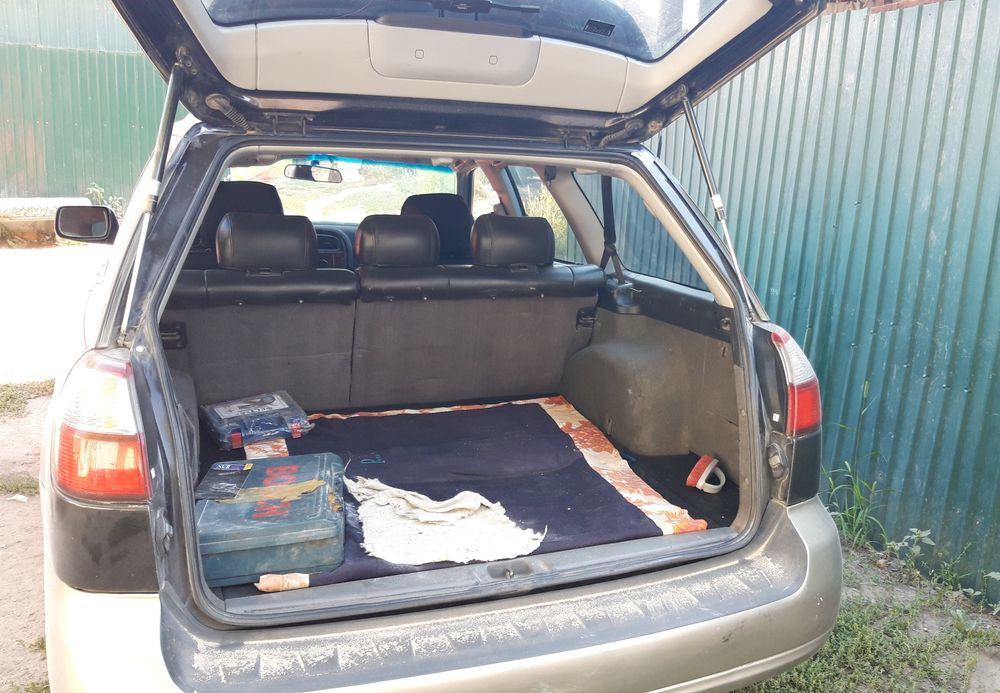 Срочно продам машину SUBARU OUTBASK