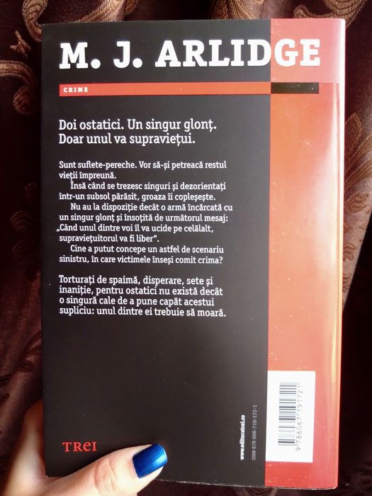 Carte "Ghici cine moare primul"