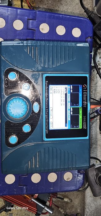 Vând 2 încărcătoare profesionale