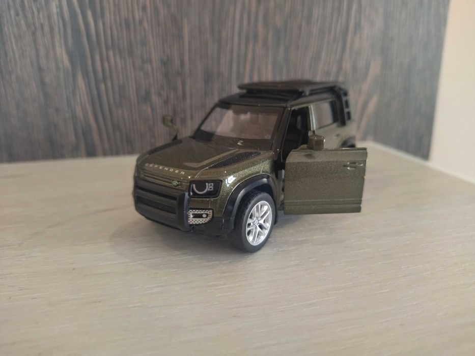 Метална количка Land Rover Defender 110 !!!