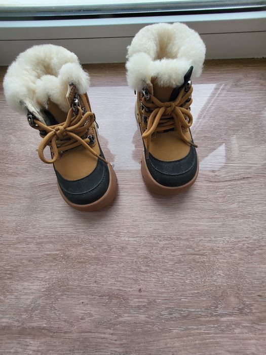 Продам детские ботиночки