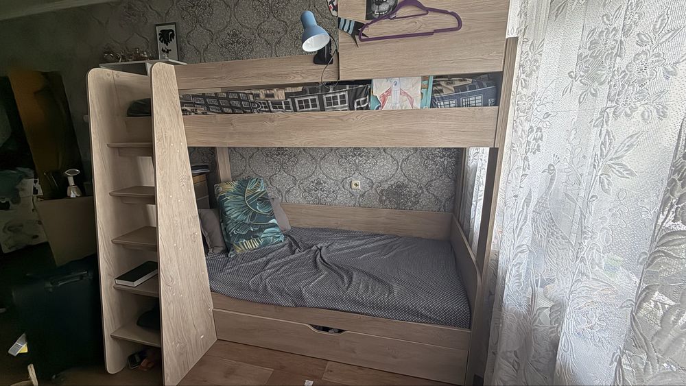 Продам двух ярусную кровать